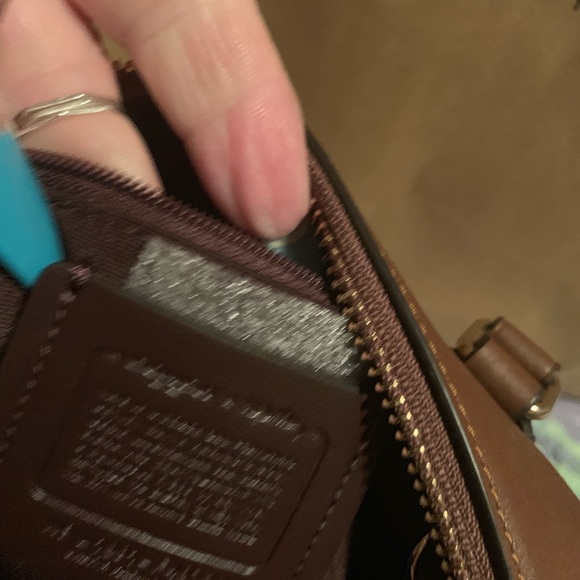 NWT Coach signature crossbody - Picture 4 of 8